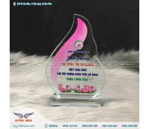 Kỷ niệm chương pha lê ngọn lửa in hoa sen hồng